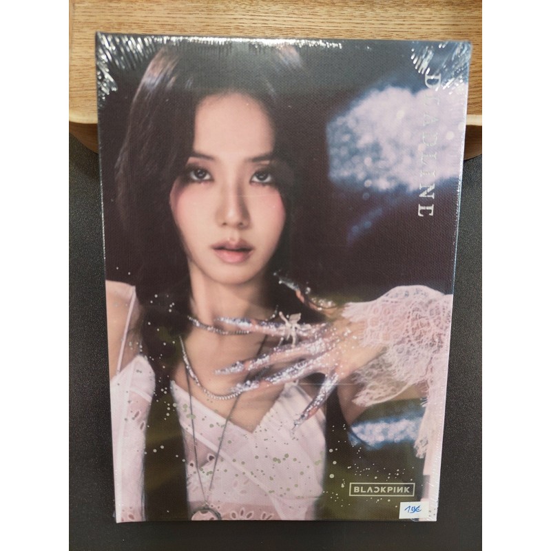 Coffret CD Deadline de Blackpink en Silver version (Jisoo)